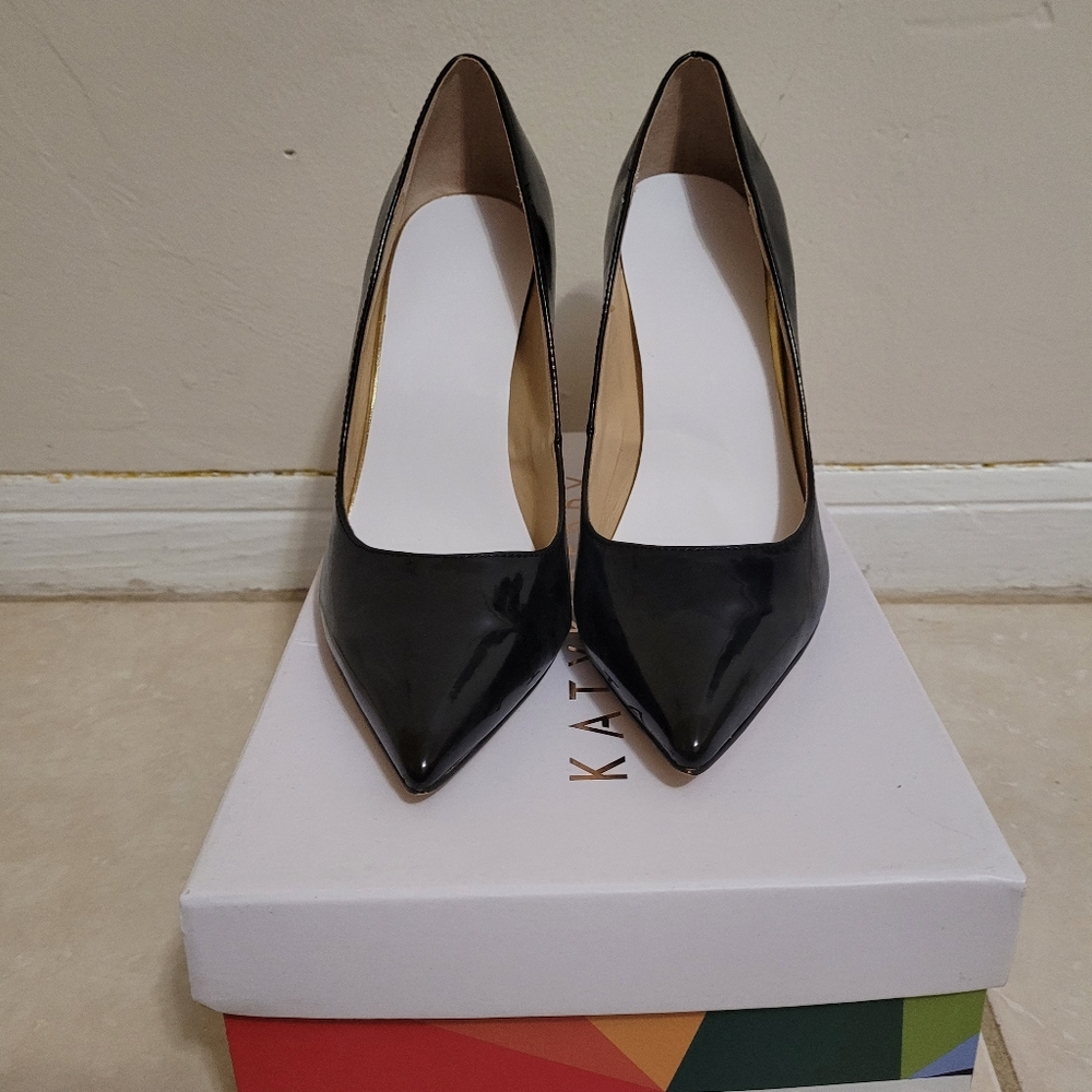 Shoes - Picture 5 of 7